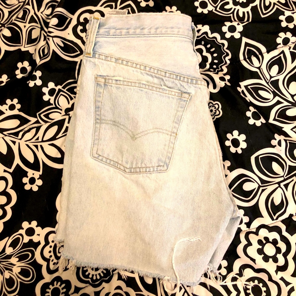 High waisted Levi’s denim shorts